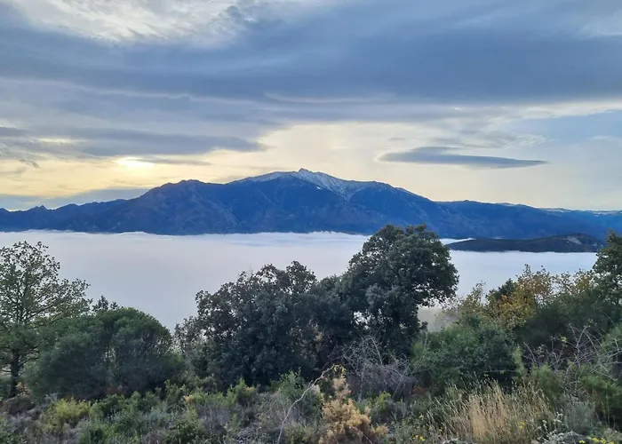 Seuls Au Monde - Mas Isole Avec Vue Sur Le Pic Du Canigo Прад